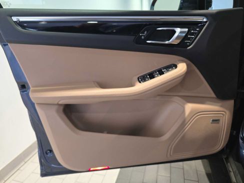 Used 2021 Porsche Macan S AWD/4WD image 21