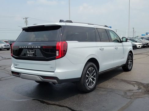 Certified 2025 Ford Expedition Max Platinum AWD/4WD image 4