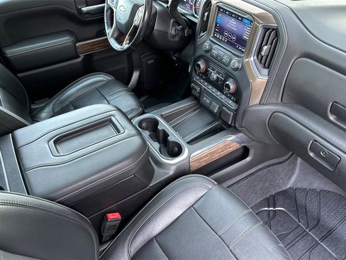 Used 2019 Chevrolet Silverado 1500 High Country image 16
