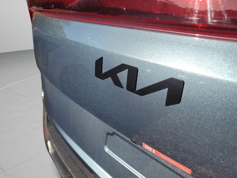 New 2026 Kia Carnival SX image 7