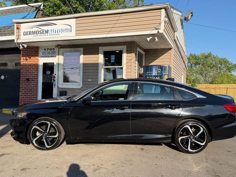 Used 2022 Honda Accord Sport image 2