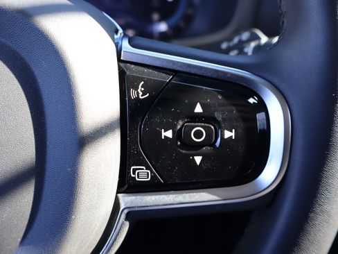 Certified 2025 Volvo V60 B5 Cross Country Plus image 21