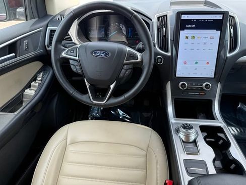 Certified 2024 Ford Edge SEL w/ Convenience Package AWD/4WD image 9