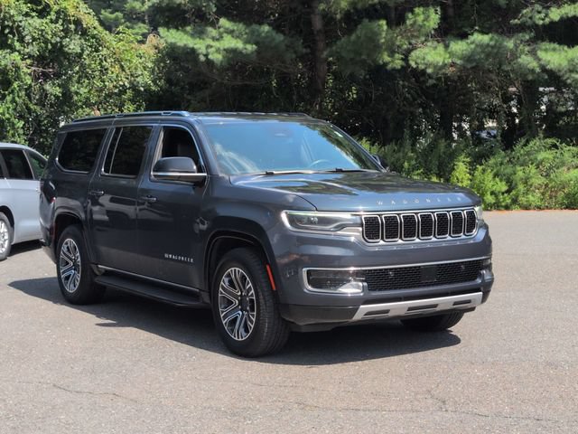 Certified 2023 Jeep Wagoneer L Series II AWD/4WD image 3