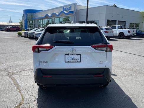 Used 2025 Toyota RAV4 LE AWD/4WD image 4