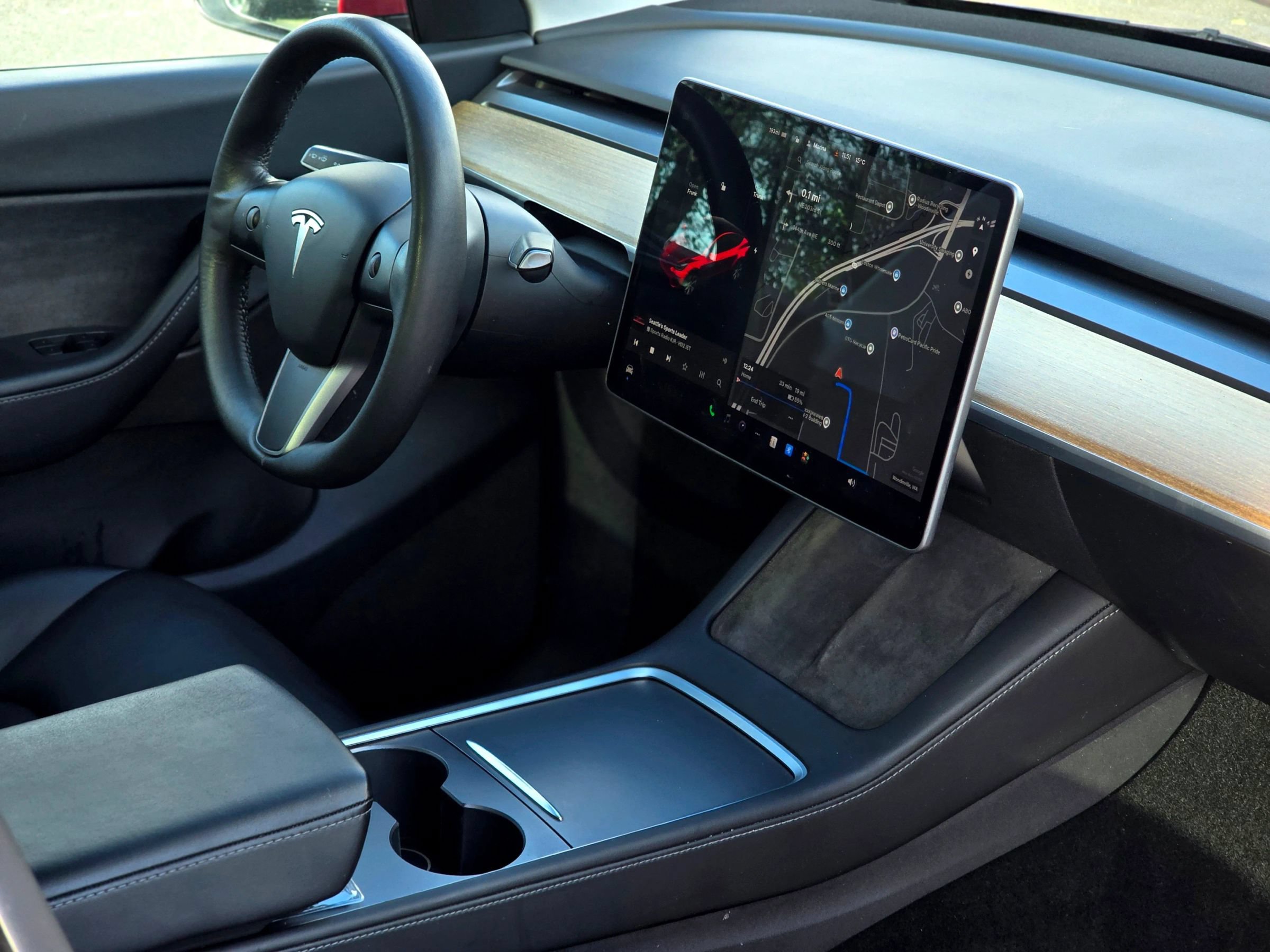 Used 2021 Tesla Model Y Long Range AWD/4WD image 16