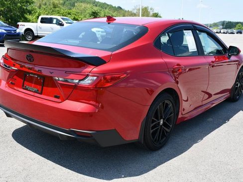 Used 2025 Toyota Camry SE image 7