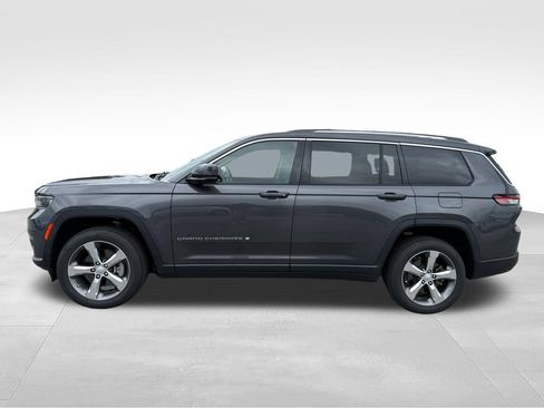 Used 2022 Jeep Grand Cherokee L Limited RWD image 2