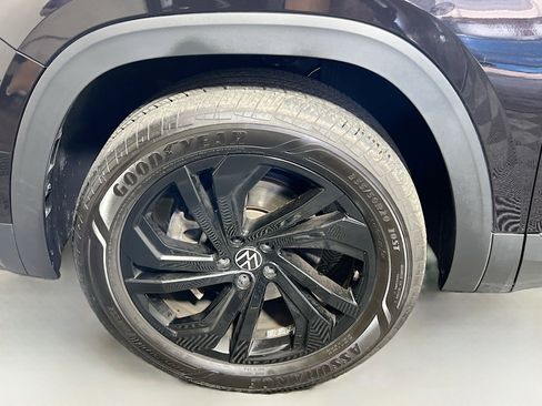 Used 2022 Volkswagen Atlas SE w/ Panoramic Sunroof Package image 13