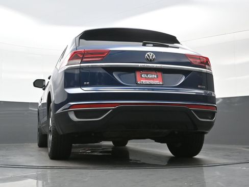 Used 2020 Volkswagen Atlas Cross Sport SE image 41