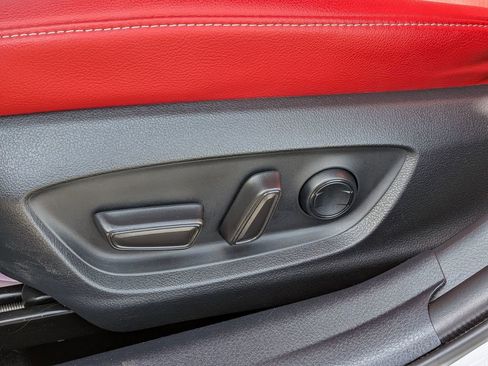 Used 2022 Toyota Camry XSE image 16