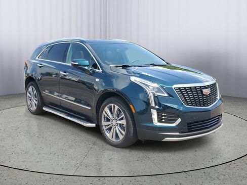 Used 2025 Cadillac XT5 Premium Luxury w/ LPO, Floor Liner Package AWD/4WD image 2