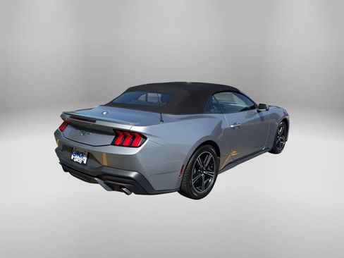 Used 2025 Ford Mustang Premium RWD image 9