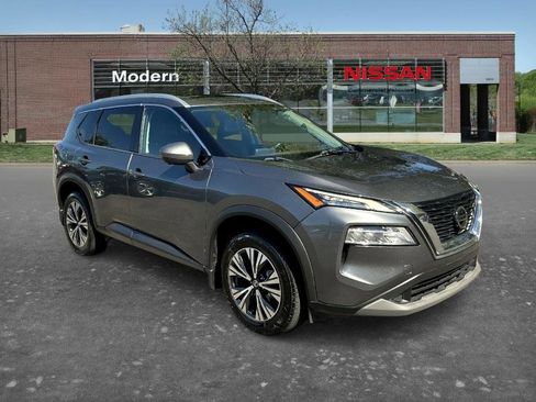 Used 2021 Nissan Rogue SV w/ Premium Package FWD image 5