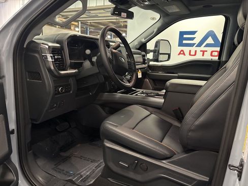 New 2026 Ford F250 Lariat w/ Black Appearance Package image 22