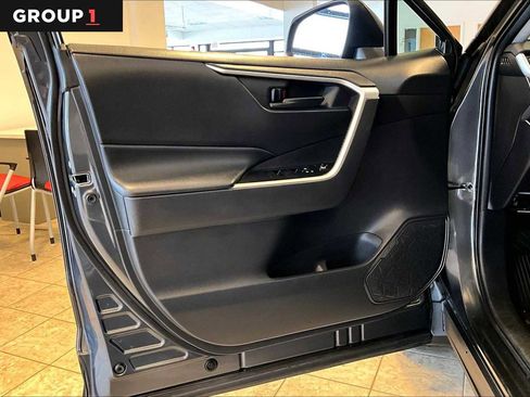 Certified 2021 Toyota RAV4 LE image 21