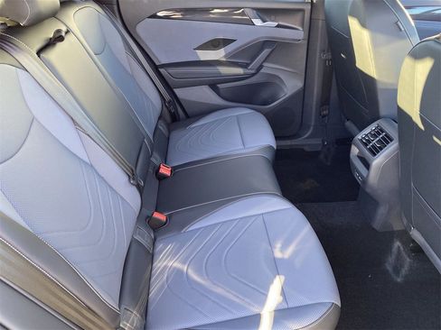 New 2026 Volkswagen Tiguan SE R-Line image 9