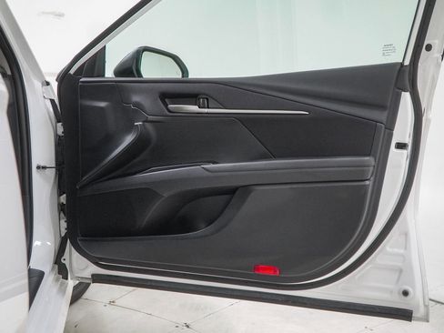 Used 2025 Toyota Camry LE AWD/4WD image 35