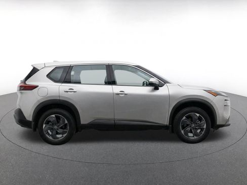 Used 2025 Nissan Rogue SV AWD/4WD image 11