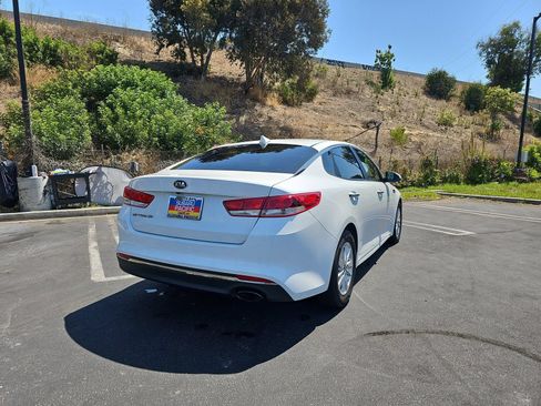 Used 2016 Kia Optima LX FWD image 7