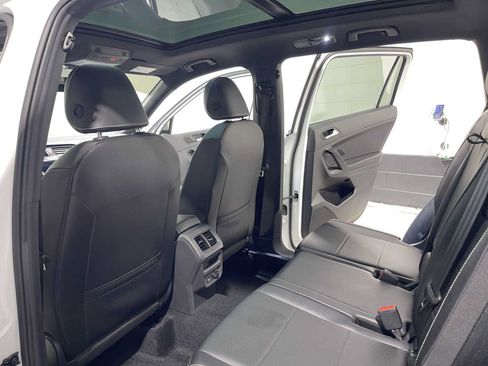 Used 2021 Volkswagen Tiguan SE R-Line AWD/4WD image 12