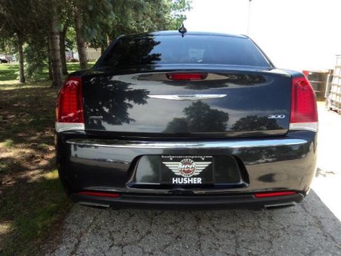 Used 2016 Chrysler 300 Limited w/ Driver Convenience Group AWD/4WD image 6