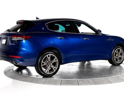 Used 2023 Maserati Levante GT AWD/4WD image 6