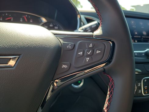 Used 2024 Chevrolet Equinox RS FWD image 19