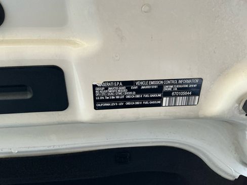 Used 2018 Maserati Levante GranLusso image 25