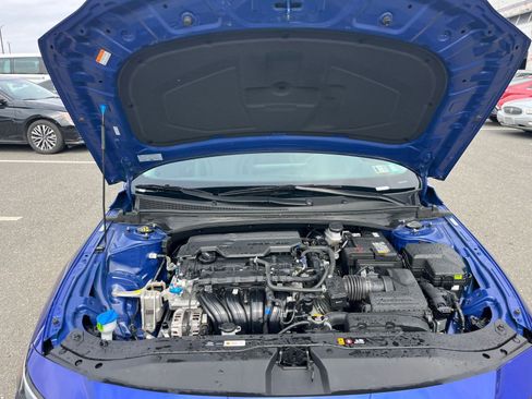 Used 2025 Hyundai Elantra Limited image 34