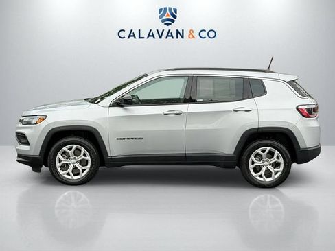 Used 2024 Jeep Compass Latitude AWD/4WD image 4