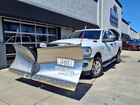 Used 2024 RAM 2500 Big Horn AWD/4WD image 4
