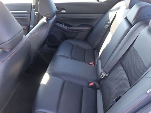 Used 2024 Nissan Altima 2.5 SR image 14