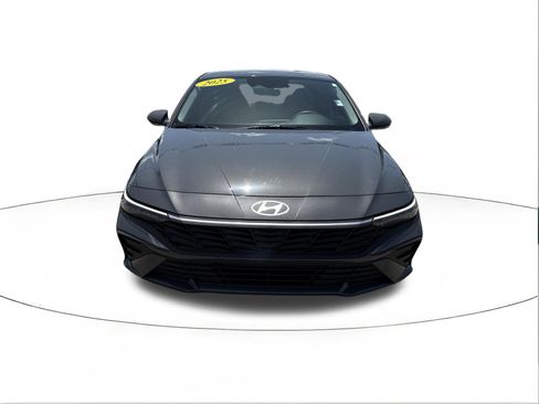 Certified 2025 Hyundai Elantra SE FWD image 8