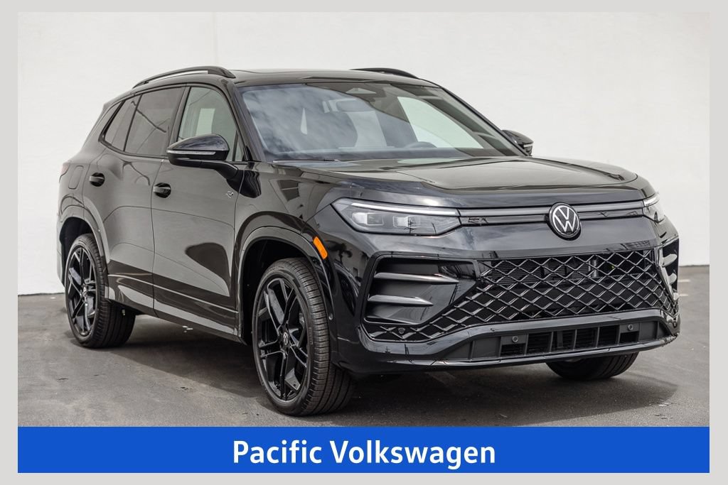 New 2026 Volkswagen Tiguan SE R-Line FWD image 1