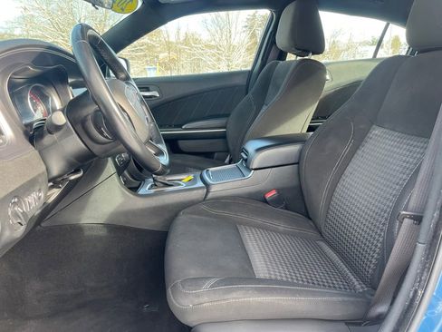 Used 2023 Dodge Charger SXT RWD image 15