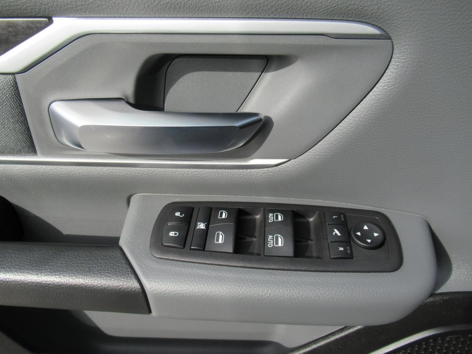 Used 2023 RAM 1500 Big Horn AWD/4WD image 19
