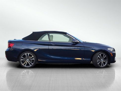 Used 2017 BMW 230i Convertible image 4