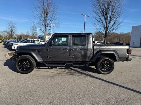 Used 2025 Jeep Gladiator Sport image 6