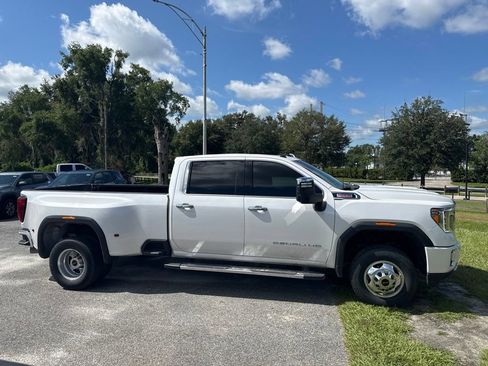 Used 2022 GMC Sierra 3500 Denali AWD/4WD image 3