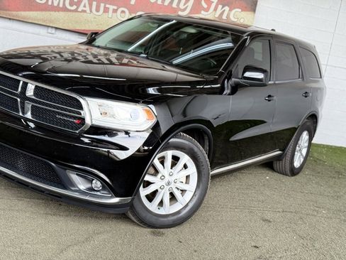 Used 2019 Dodge Durango SXT w/ 3rd Row Seating Group image 2
