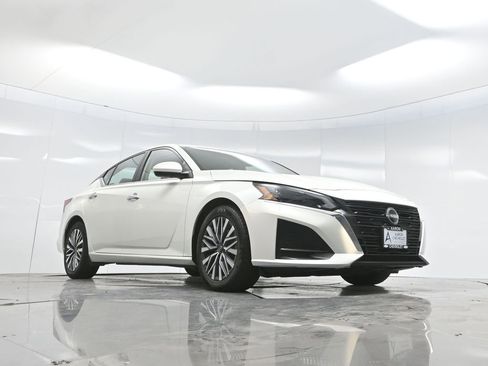 Used 2023 Nissan Altima 2.5 SV image 62