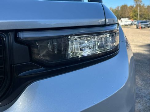 New 2025 Jeep Grand Cherokee L Limited w/ Black Appearance Package image 9