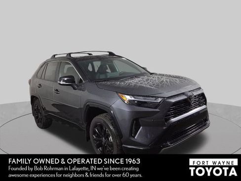 Used 2025 Toyota RAV4 XSE w/ Advanced Technology Package AWD/4WD image 4