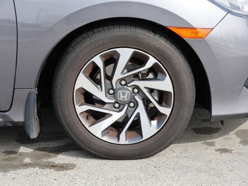 Used 2018 Honda Civic EX image 11