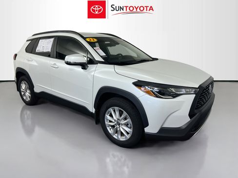 Used 2022 Toyota Corolla Cross LE FWD image 1