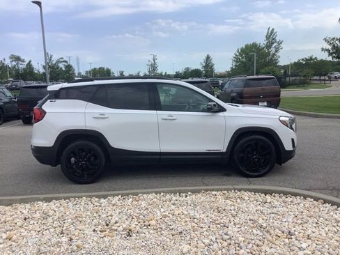Used 2021 GMC Terrain SLT w/ Elevation Edition FWD image 4