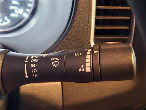 Used 2022 Nissan Frontier SV w/ Technology Package RWD image 11