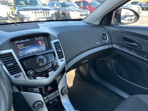 Used 2016 Chevrolet Cruze LT w/ Technology Package image 22