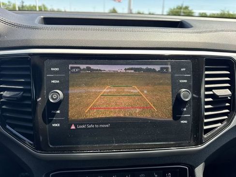 Certified 2023 Volkswagen Atlas Cross Sport SE w/ Panoramic Sunroof Package AWD/4WD image 14